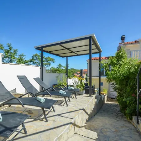 Aurora By Interhome *