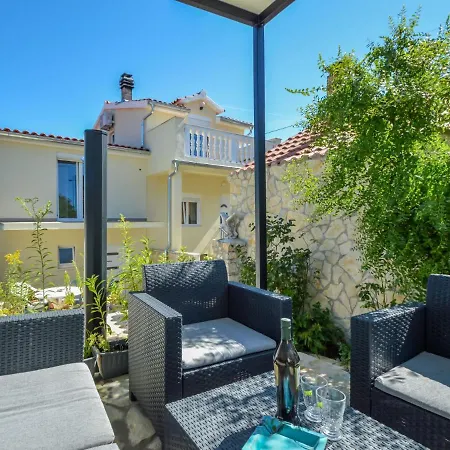 بيت للعطل Aurora By Interhome