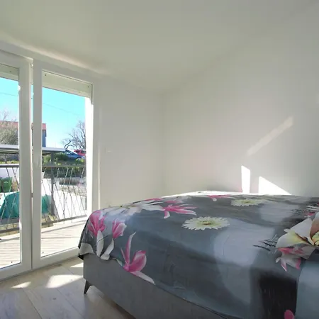 Vakantiehuis Aurora By Interhome *