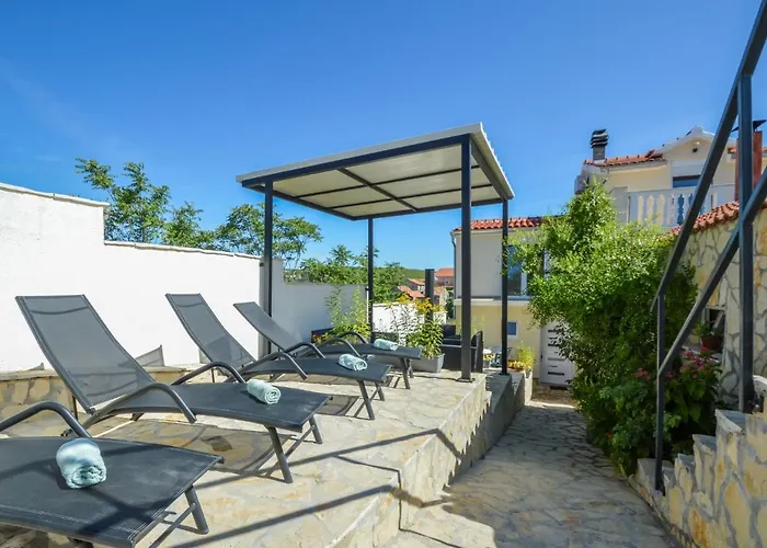 Aurora By Interhome *