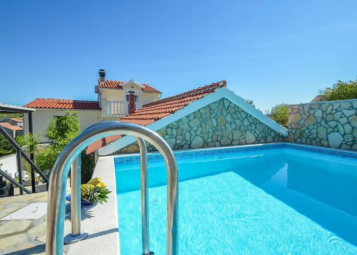 Vakantiehuis Aurora By Interhome *